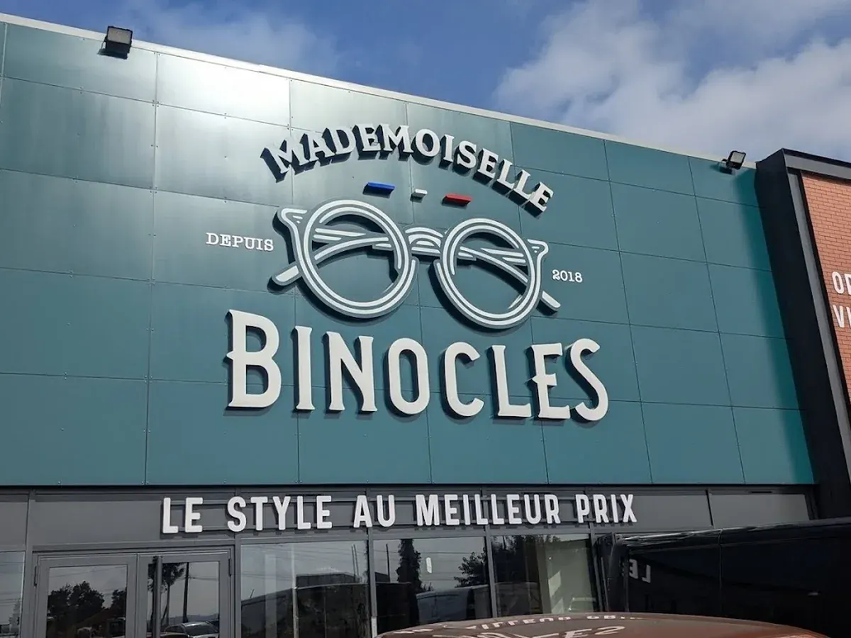 La facade du magasin Mademoiselle Binocles a Cugnaux, ZA du Francazal Sud