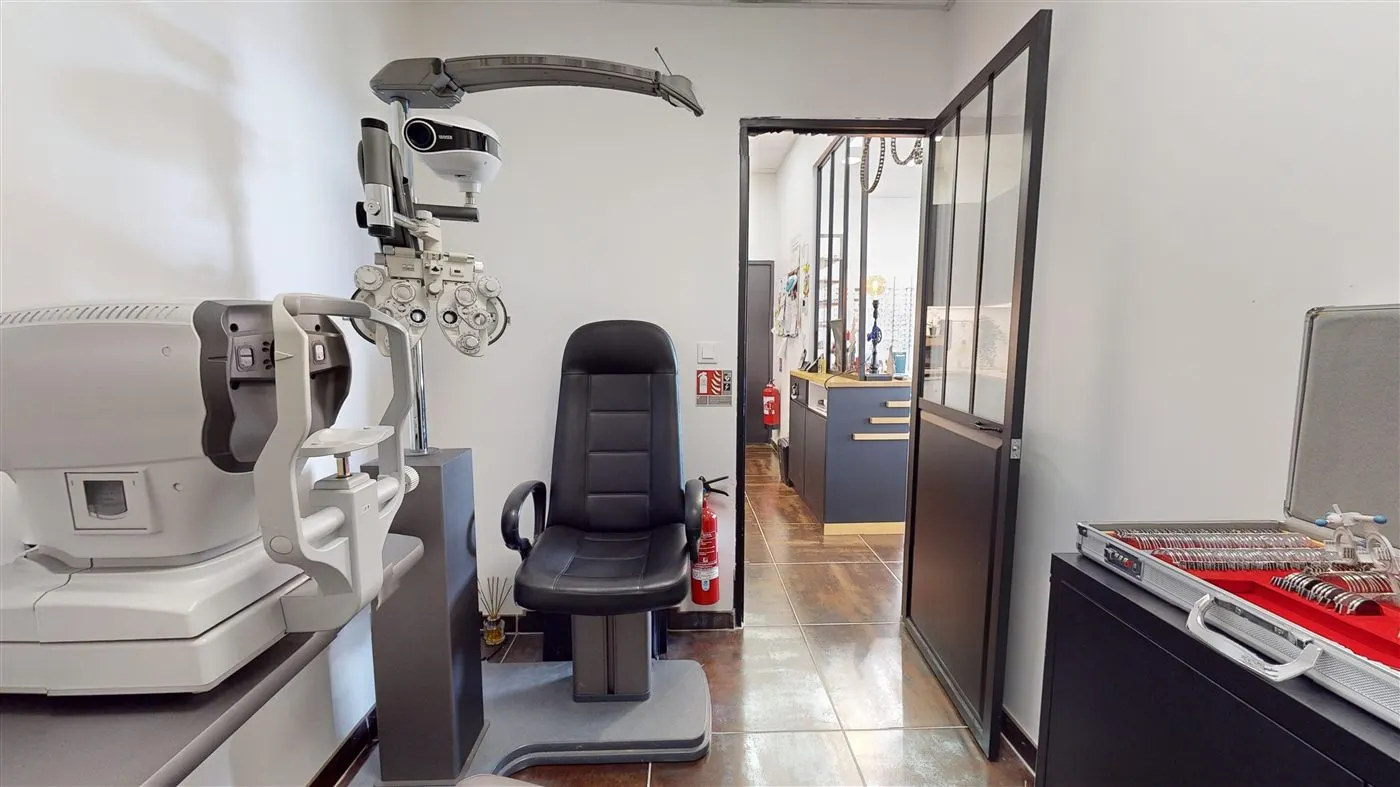 Salle d'examen de vue du magasin Mademoiselle Binocles à Lherm